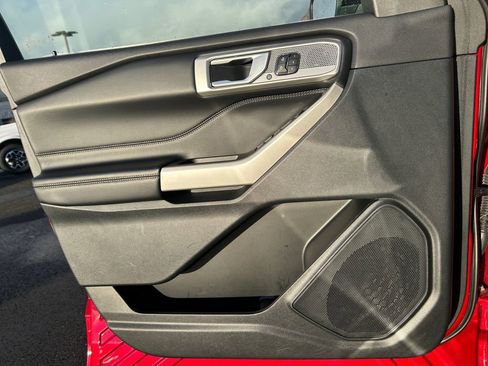 Used 2023 Ford Explorer Limited w/ Class IV Trailer Tow Package image 22