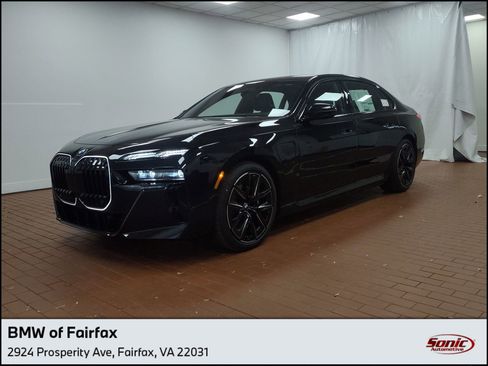 Used 2026 BMW 750e xDrive AWD/4WD image 1