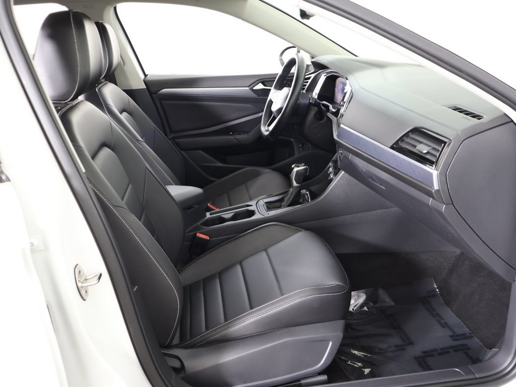 Used 2022 Volkswagen Jetta SE FWD image 30