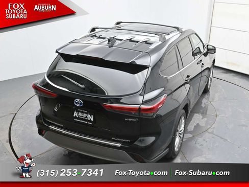 Used 2023 Toyota Highlander Platinum image 25