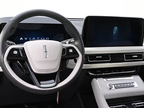 New 2026 Lincoln Aviator Reserve AWD/4WD image 12