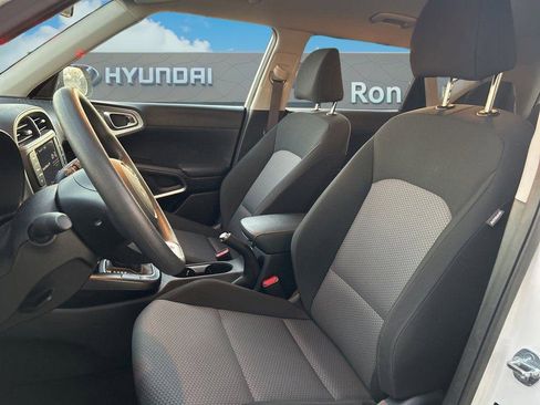 Used 2024 Kia Soul LX w/ Option Group 015 image 9