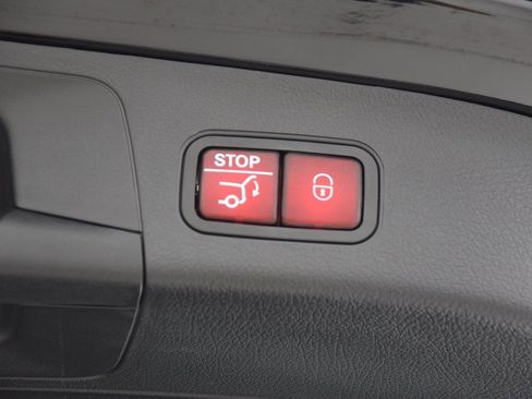 Certified 2025 Mercedes-Benz GLA 250 image 29