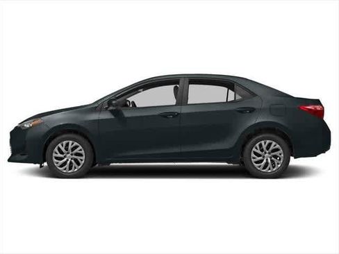 Used 2019 Toyota Corolla SE image 3