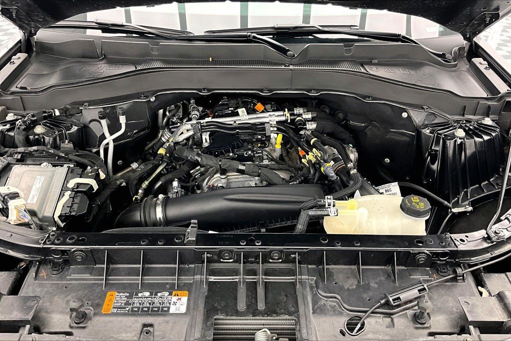 Certified 2025 Ford Explorer Active AWD/4WD image 10