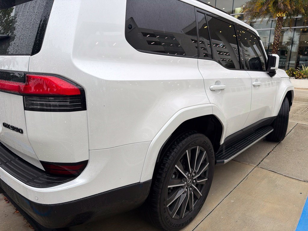 Used 2025 Lexus GX 550 w/ Accessory Package (Z1) AWD/4WD image 4