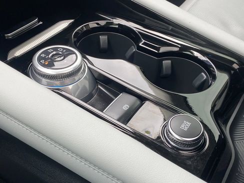 Used 2025 Ford Explorer Platinum w/ LUX Leather Package image 32