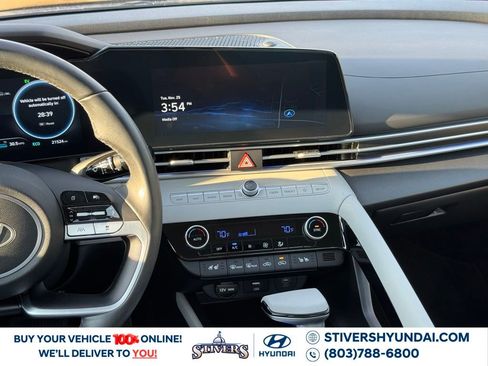 Certified 2025 Hyundai Elantra Limited w/ Cargo Package image 27