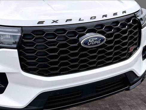 Used 2025 Ford Explorer ST AWD/4WD image 30