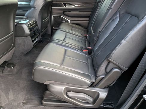 Used 2022 Jeep Wagoneer Series II w/ Premium Group I image 37