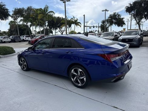 Used 2021 Hyundai Elantra SEL w/ Convenience + Premium Package FWD image 12