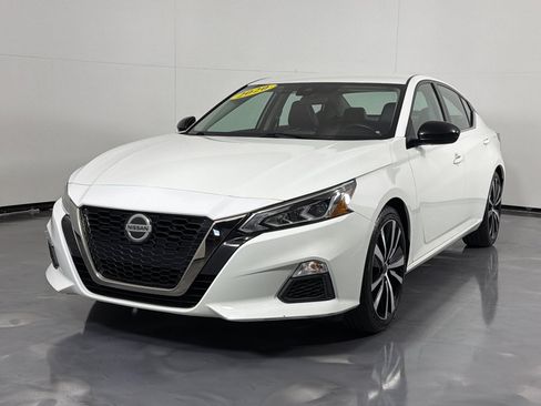 Used 2020 Nissan Altima 2.5 SR FWD image 10