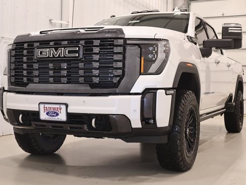 Used 2024 GMC Sierra 3500 Denali Ultimate image 6