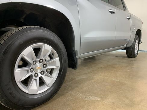 Used 2025 Chevrolet Silverado 1500 LT image 2