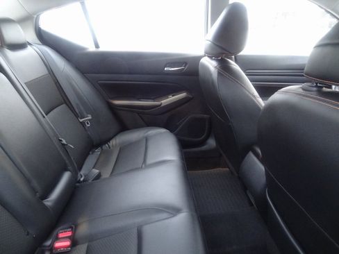 Used 2022 Nissan Altima 2.5 SR image 11