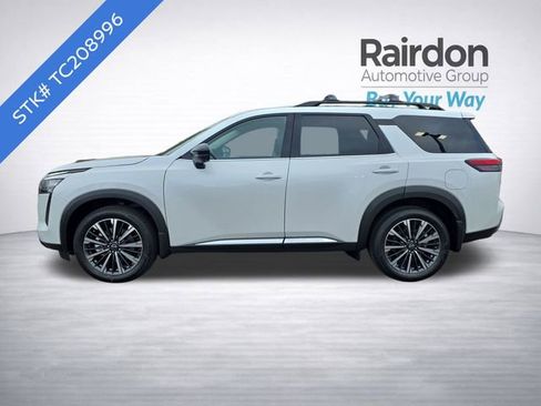 New 2026 Nissan Pathfinder Platinum image 5