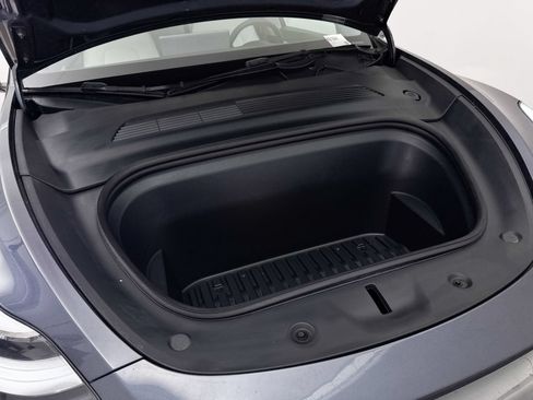 Used 2021 Tesla Model Y Long Range AWD/4WD image 9
