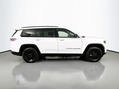 Used 2024 Jeep Grand Cherokee L Laredo image 7
