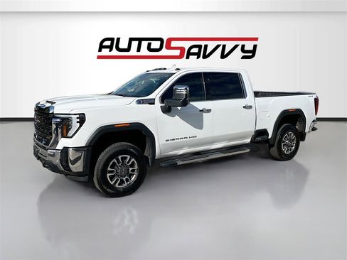 Used 2024 GMC Sierra 2500 SLT w/ SLT Premium Package image 3