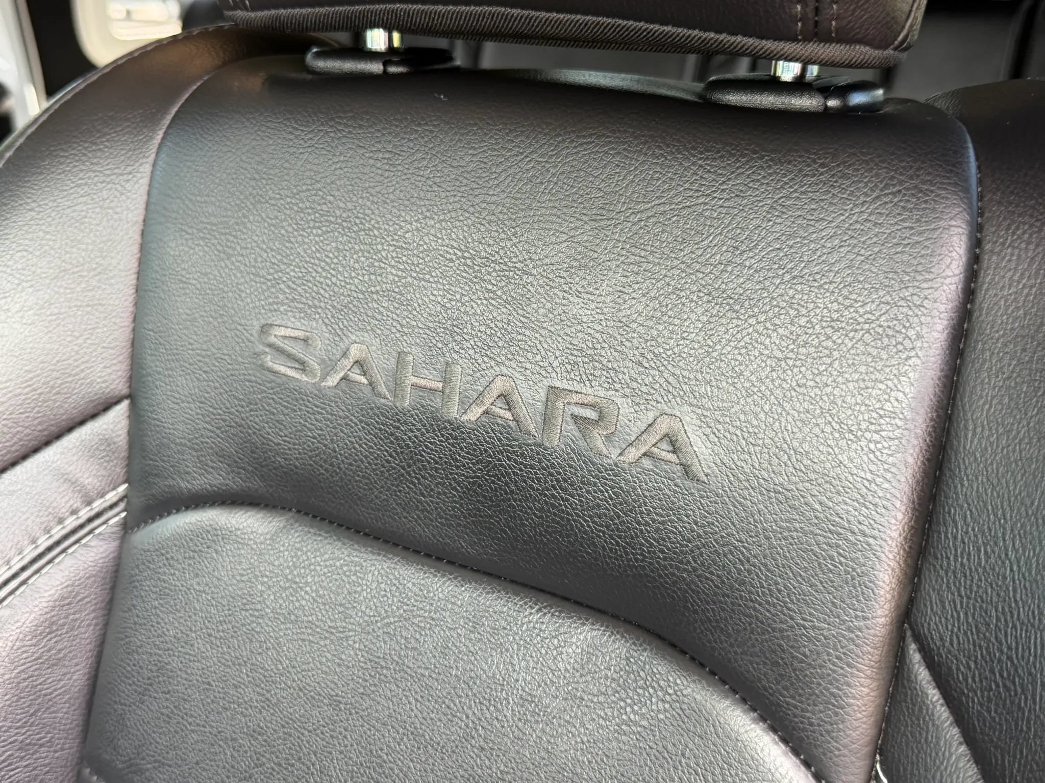 Used 2021 Jeep Wrangler Unlimited Sahara AWD/4WD image 13
