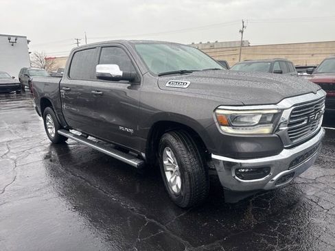 Used 2023 RAM 1500 Laramie AWD/4WD image 3