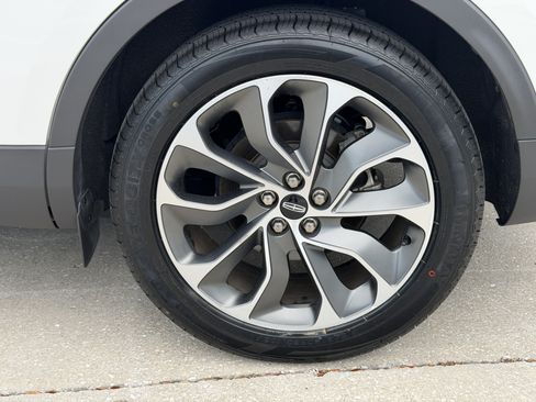 Used 2023 Lincoln Nautilus Reserve FWD image 11