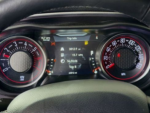 Used 2017 Dodge Challenger R/T image 12