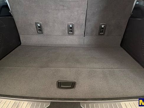 Certified 2024 GMC Yukon XL AT4 w/ AT4 Premium Plus Package AWD/4WD image 17