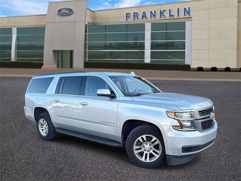 Used 2017 Chevrolet Suburban LT image 1