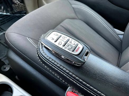 Used 2023 Chrysler Voyager LX FWD image 36