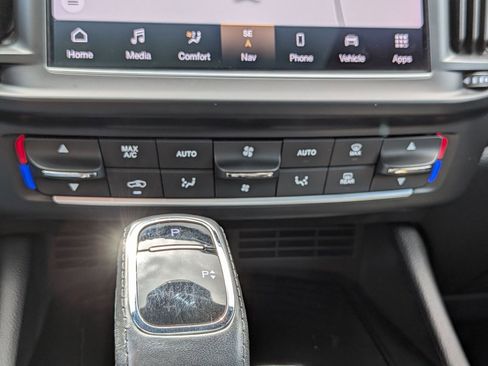 Used 2022 Maserati Levante GT AWD/4WD image 25