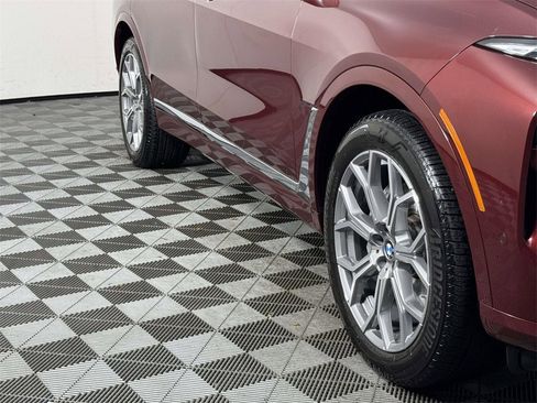 Used 2025 BMW X7 xDrive40i w/ Executive Package image 11