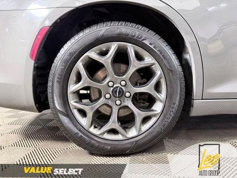 Used 2017 Chrysler 300 S AWD/4WD image 9