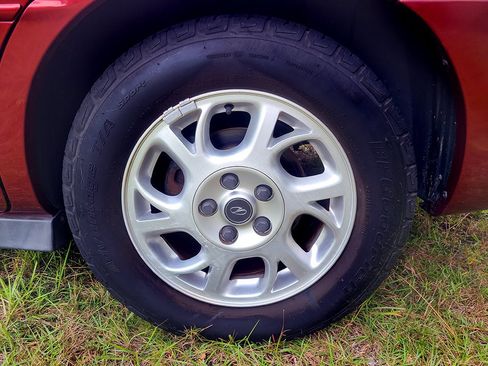 Used 2001 Oldsmobile Intrigue GL w/ Premium Leather Pkg image 9