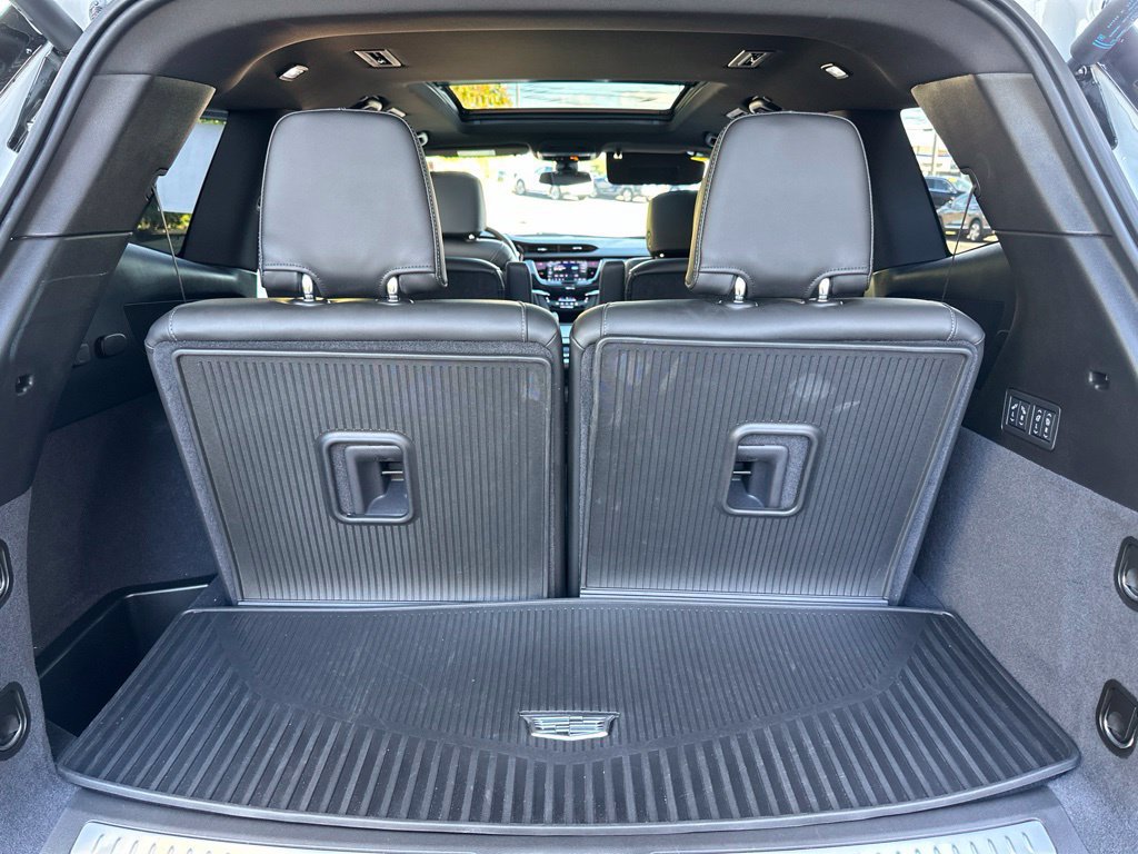 Used 2025 Cadillac XT6 Premium Luxury w/ LPO, Floor Liner Package AWD/4WD image 38