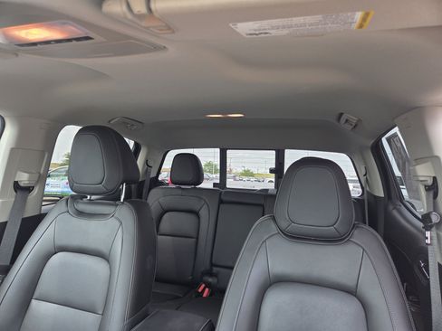 Used 2022 Chevrolet Colorado LT w/ Luxury Package AWD/4WD image 22