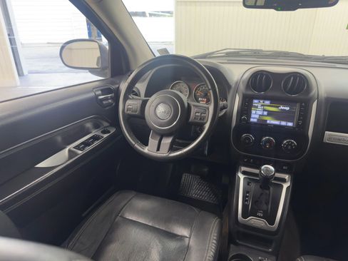 Used 2014 Jeep Compass Latitude image 13
