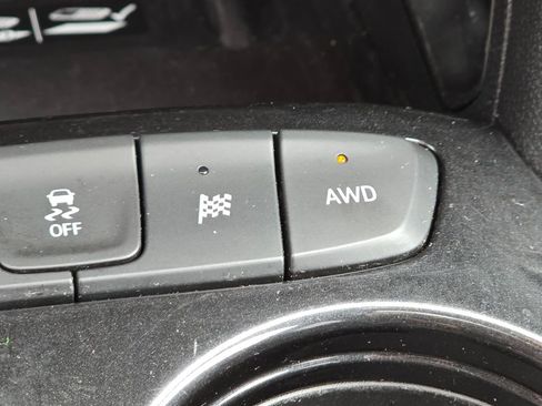 Used 2021 Chevrolet TrailBlazer RS w/ Sun and Liftgate Package AWD/4WD image 11