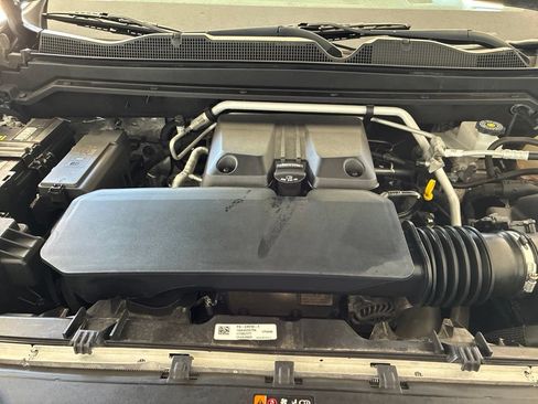 Used 2023 Chevrolet Colorado ZR2 w/ ZR2 Convenience Package III AWD/4WD image 38