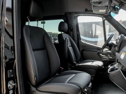 New 2025 Mercedes-Benz Sprinter 2500 image 25