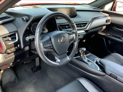 Used 2019 Lexus UX 250h w/ Premium Package image 18