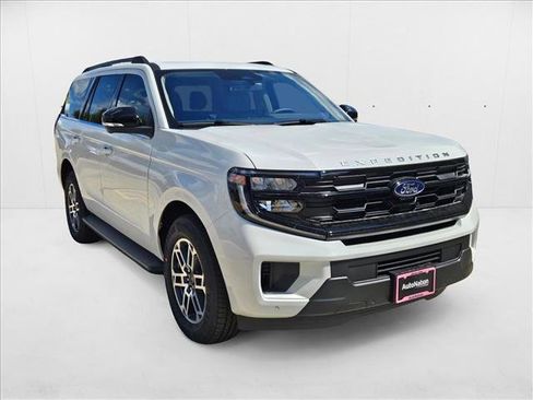 New 2025 Ford Expedition Active image 7