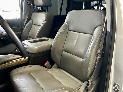 Used 2015 Chevrolet Suburban LT image 14