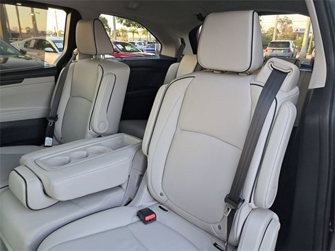 Certified 2025 Honda Odyssey Touring image 12