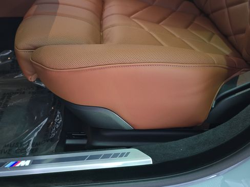 New 2026 BMW i7 xDrive60 w/ Executive Package image 21