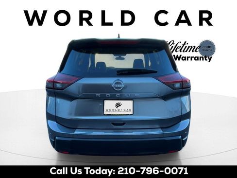 Used 2025 Nissan Rogue SV w/ SV Premium Package image 6