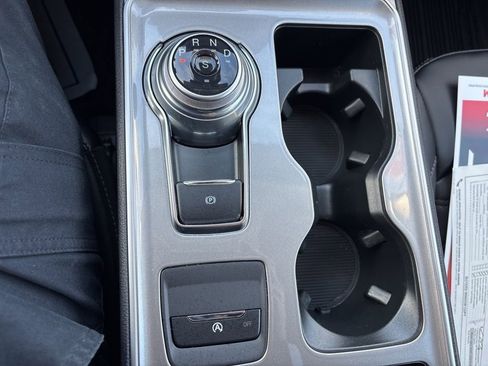 Used 2024 Ford Edge SEL w/ Convenience Package image 8