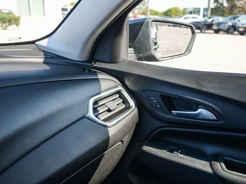 Used 2020 Chevrolet Equinox LT FWD image 21