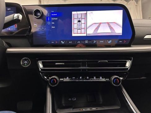 New 2026 Chevrolet Traverse LT w/ Driver Confidence Package FWD image 8