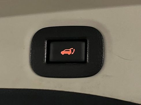 Used 2017 Nissan Rogue SL image 34